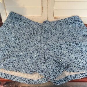 Basic Editions Women's Light Blue Patterned Shorts